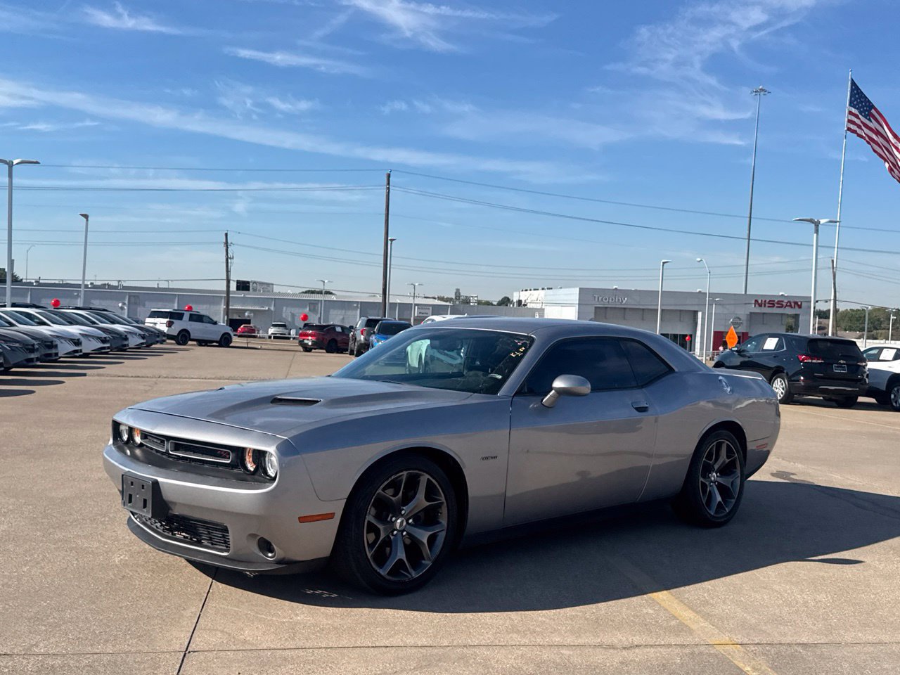Used 2017 Dodge Challenger R/T w/ Driver Convenience Group RWD image 13