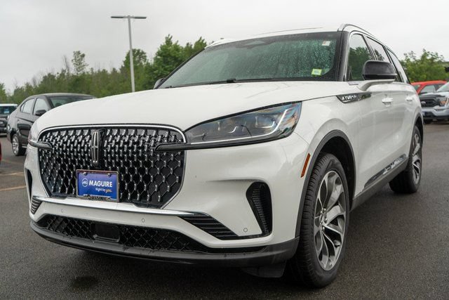 Used 2025 Lincoln Aviator Reserve w/ Illumination Package AWD/4WD image 2