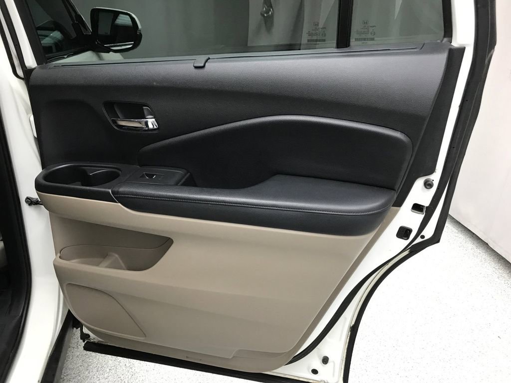 Used 2017 Honda Pilot Elite image 16