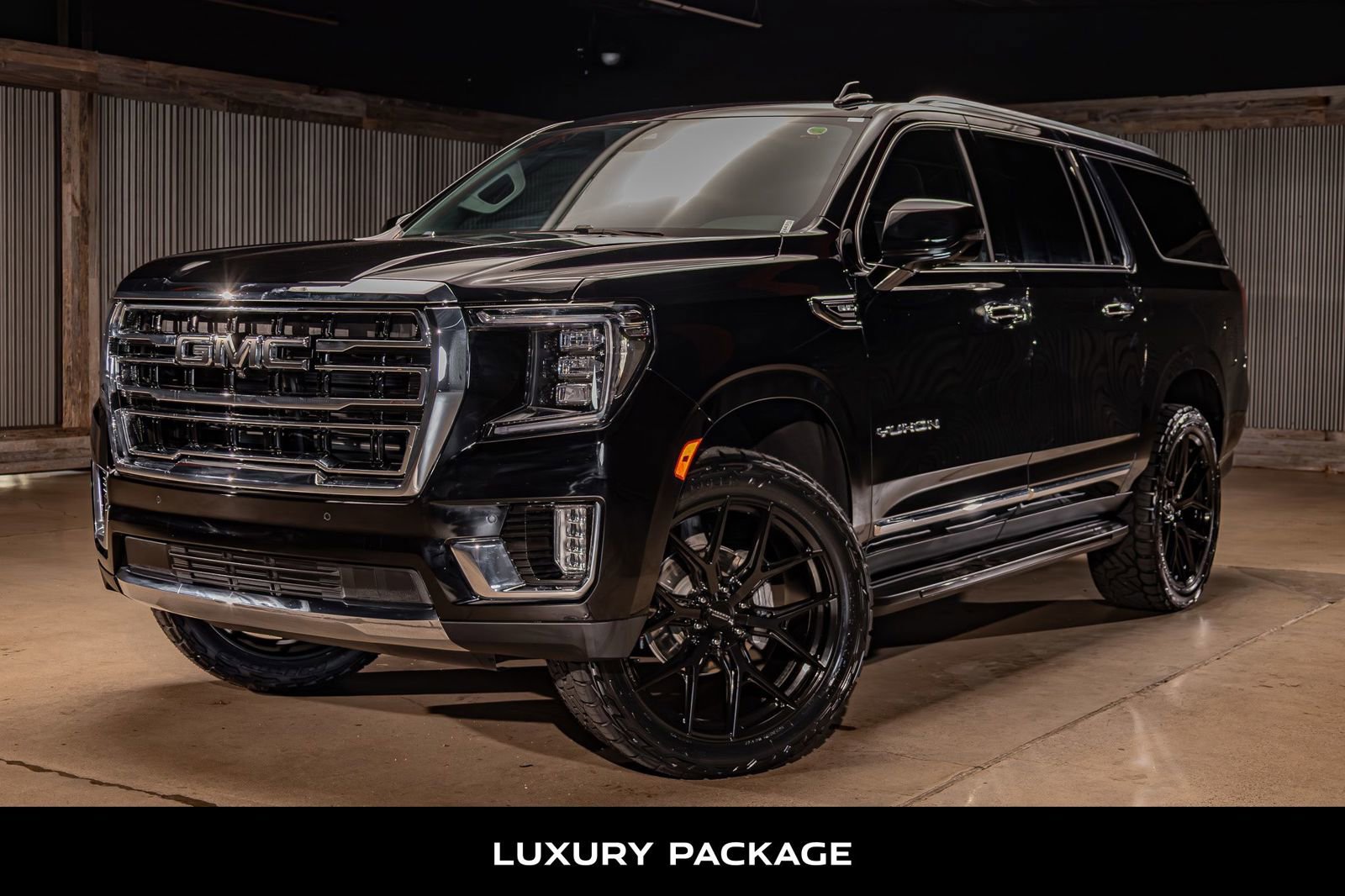 Used 2024 GMC Yukon XL SLT w/ SLT Luxury Package image 5