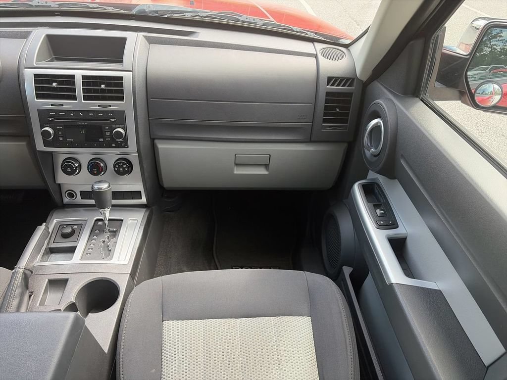 Used 2010 Dodge Nitro SXT AWD/4WD image 12