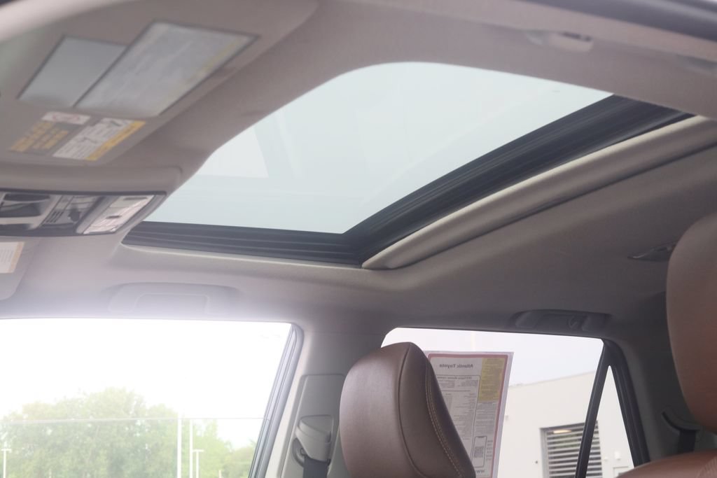 Certified 2019 Toyota 4Runner Limited AWD/4WD image 4