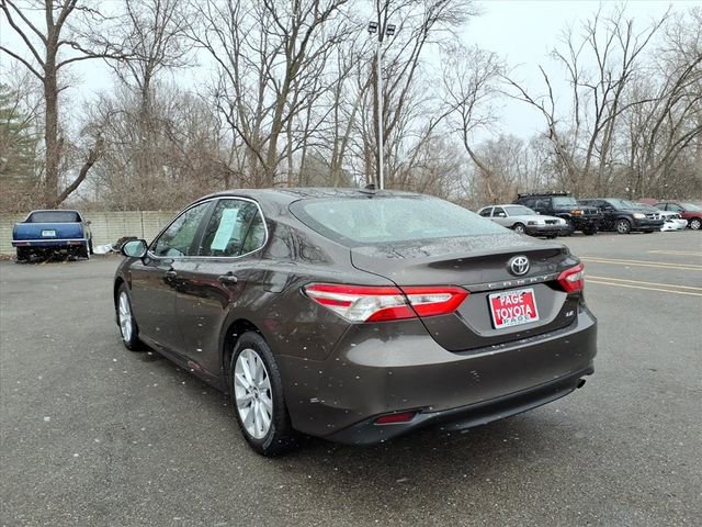 Used 2019 Toyota Camry LE image 6