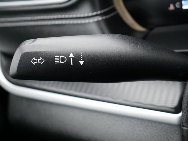 Used 2025 Jeep Grand Cherokee Altitude image 24