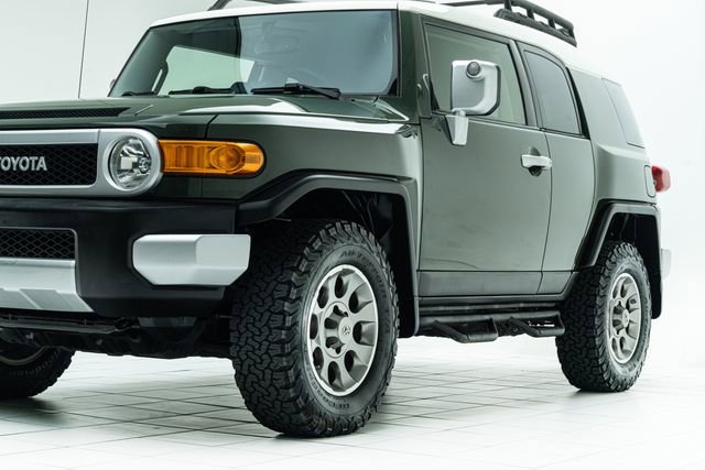 Used 2014 Toyota FJ Cruiser 4WD w/ Upgrade Package image 9