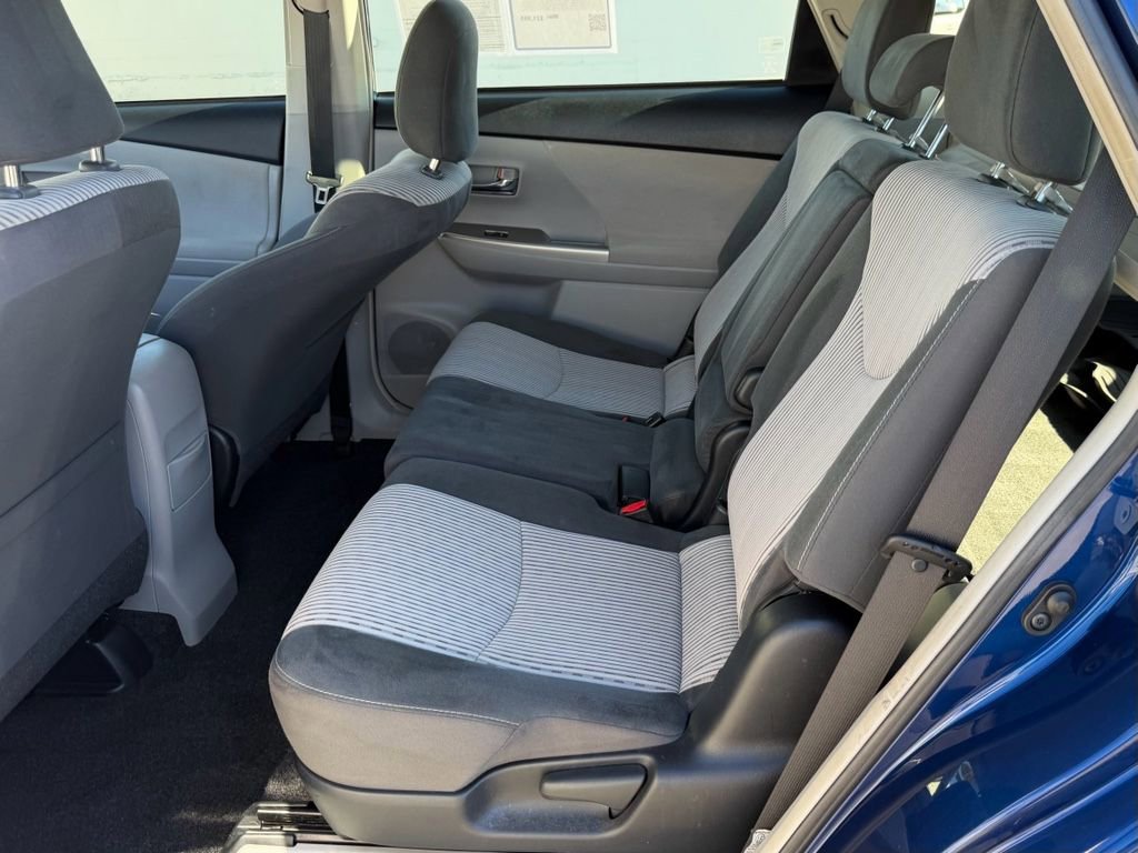 Used 2017 Toyota Prius V Three image 31