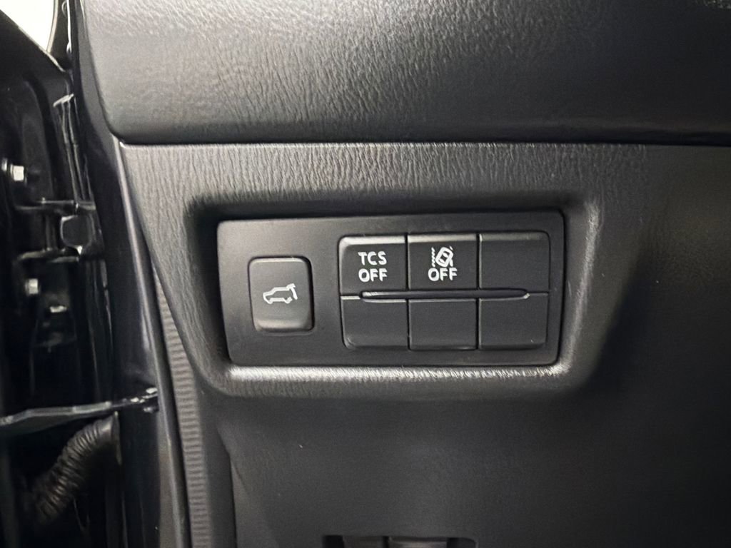Used 2018 MAZDA CX-5 Touring w/ Preferred Equipment Package AWD/4WD image 33