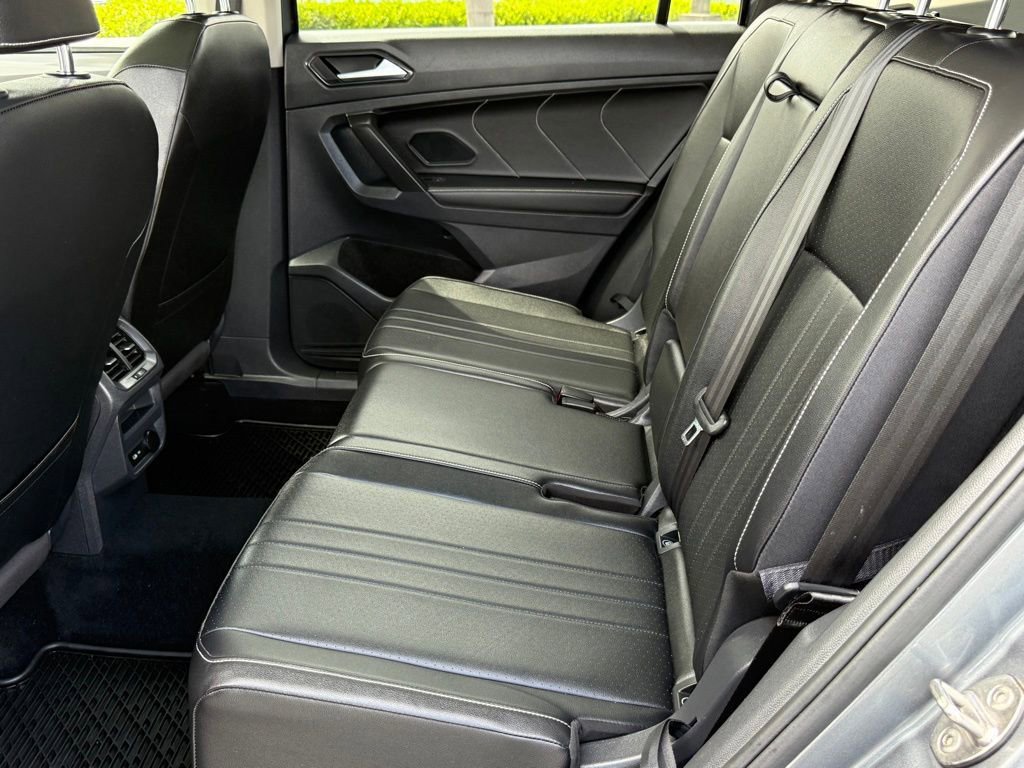 Used 2022 Volkswagen Tiguan SE w/ Panoramic Sunroof Package AWD/4WD image 29