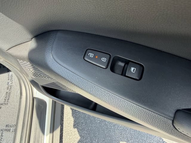 Certified 2025 Kia Seltos S AWD/4WD image 32