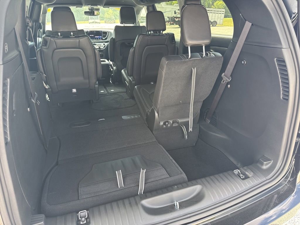 New 2026 Chrysler Pacifica Select image 14