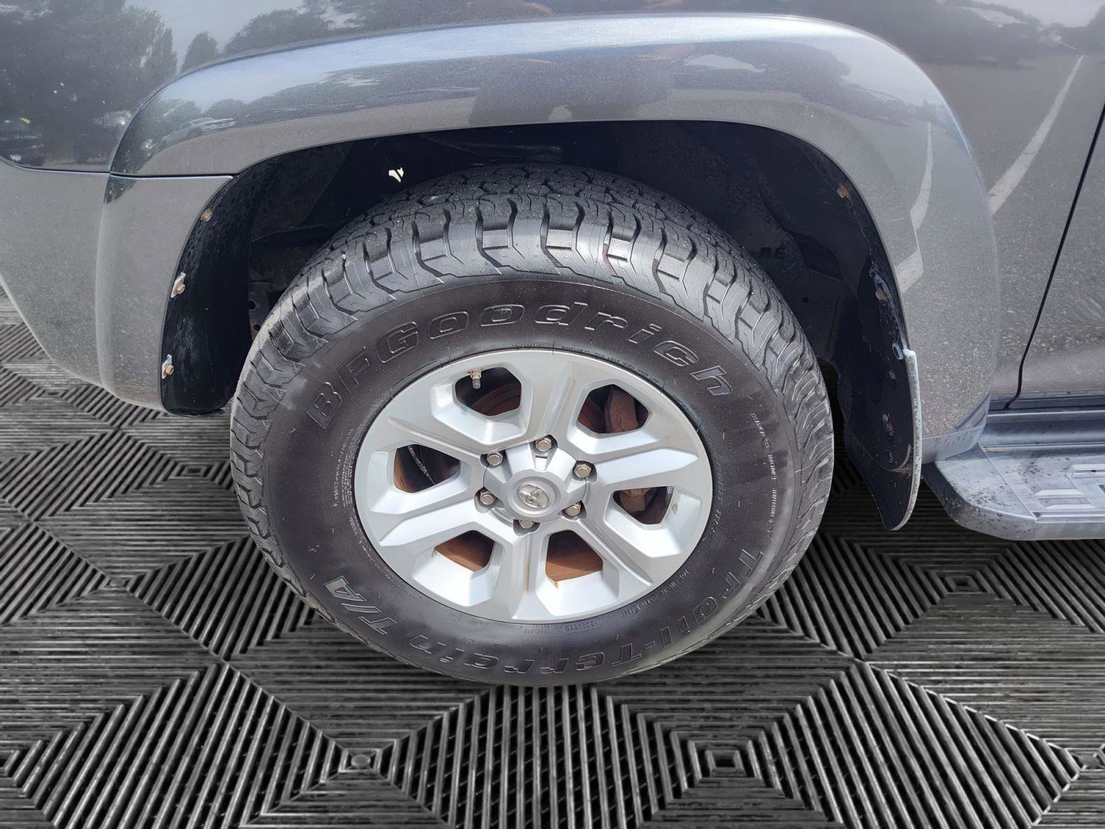 Used 2016 Toyota 4Runner SR5 Premium AWD/4WD image 14