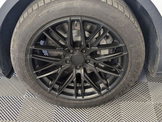 Used 2022 Tesla Model Y Long Range image 8