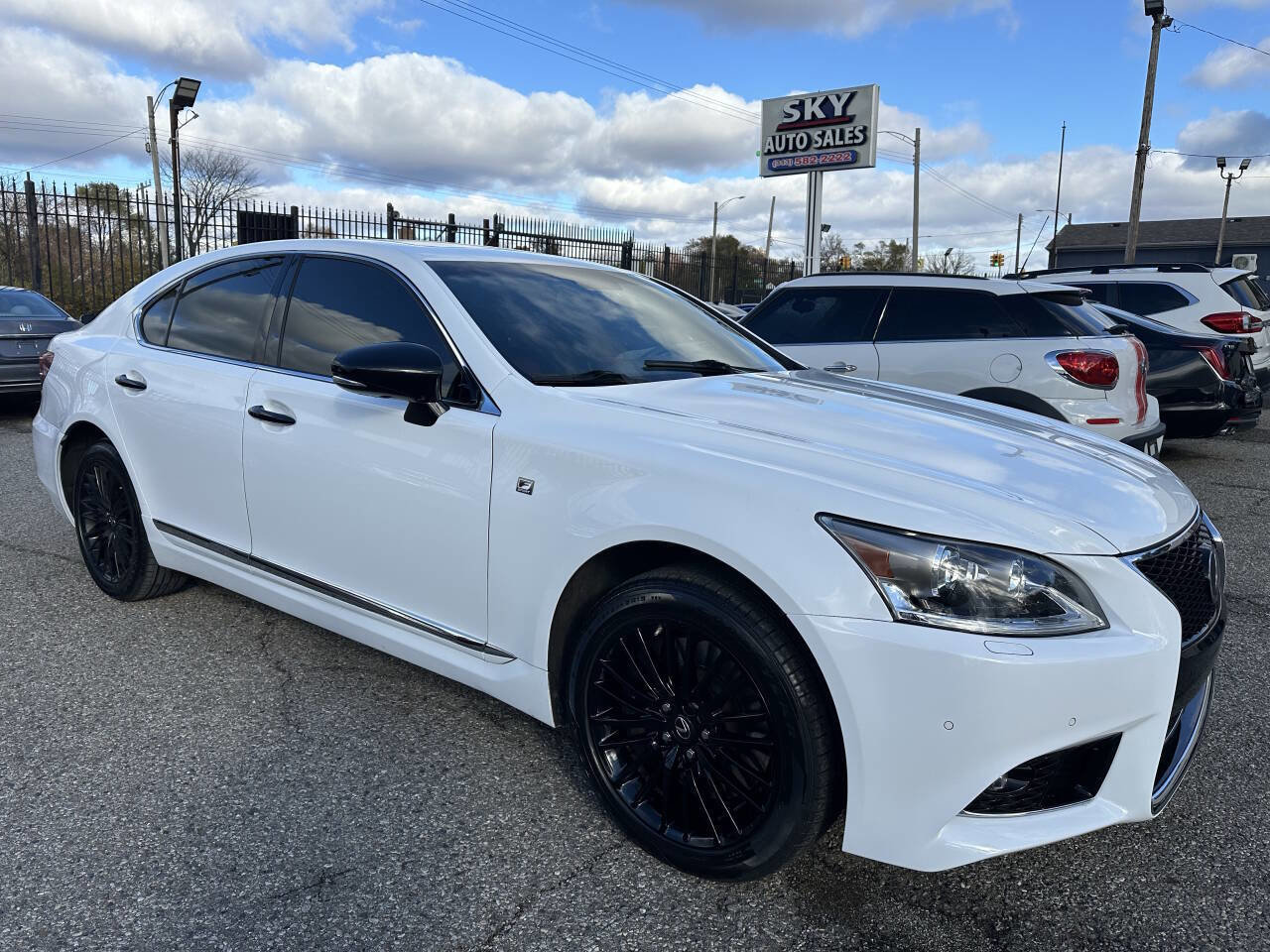 Used 2015 Lexus LS 460 AWD image 3