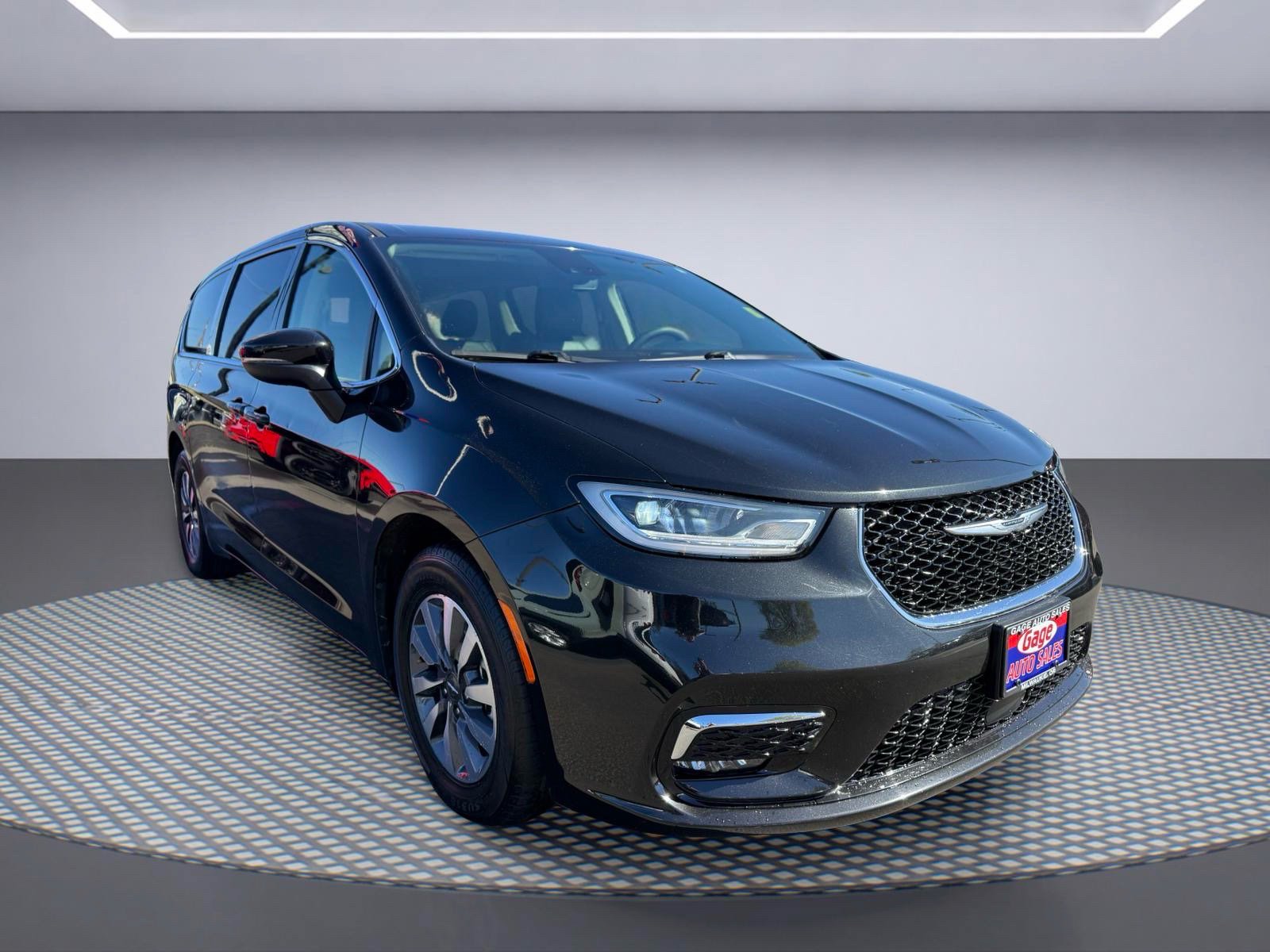 Used 2023 Chrysler Pacifica Touring-L FWD image 10