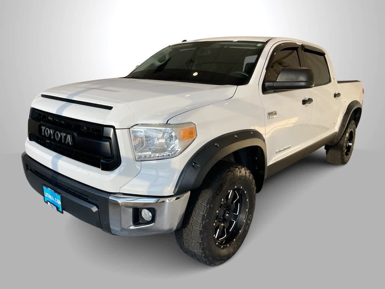 Used 2016 Toyota Tundra SR5 w/ SR5 Upgrade Package AWD/4WD image 1