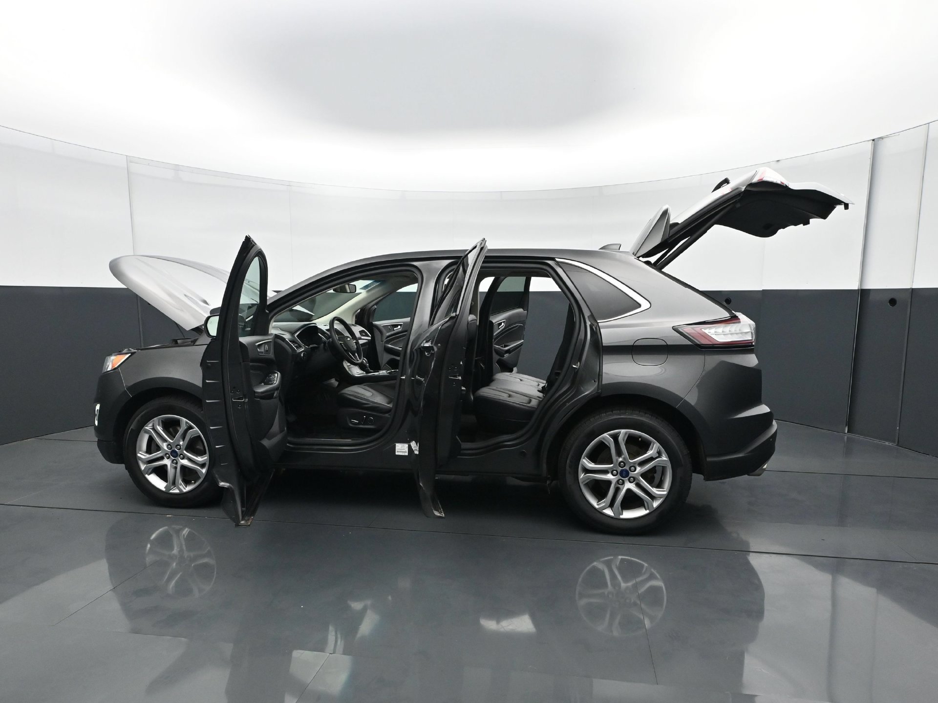 Used 2015 Ford Edge Titanium w/ Equipment Group 301A AWD/4WD image 30