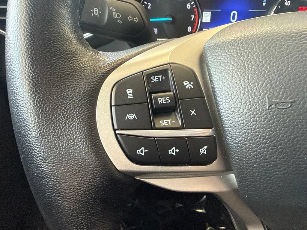Used 2022 Ford Explorer XLT w/ Equipment Group 202A AWD/4WD image 17