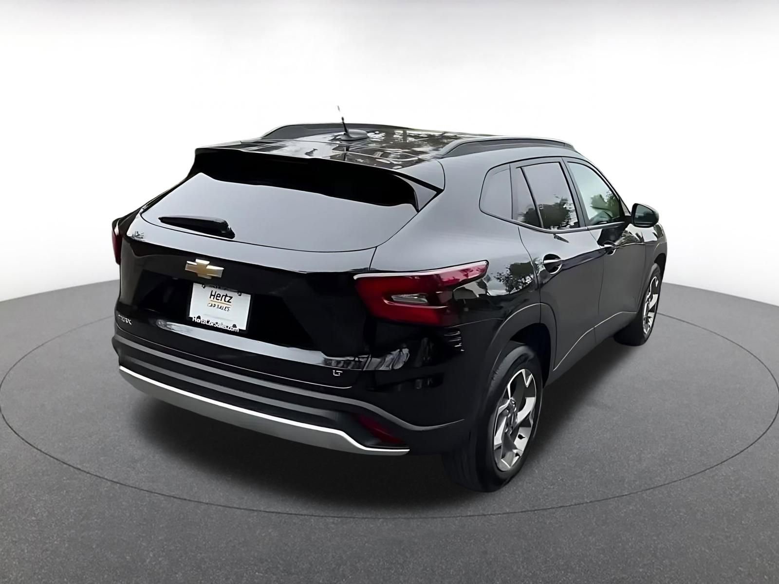 Used 2025 Chevrolet Trax LT w/ LT Convenience Package FWD image 14