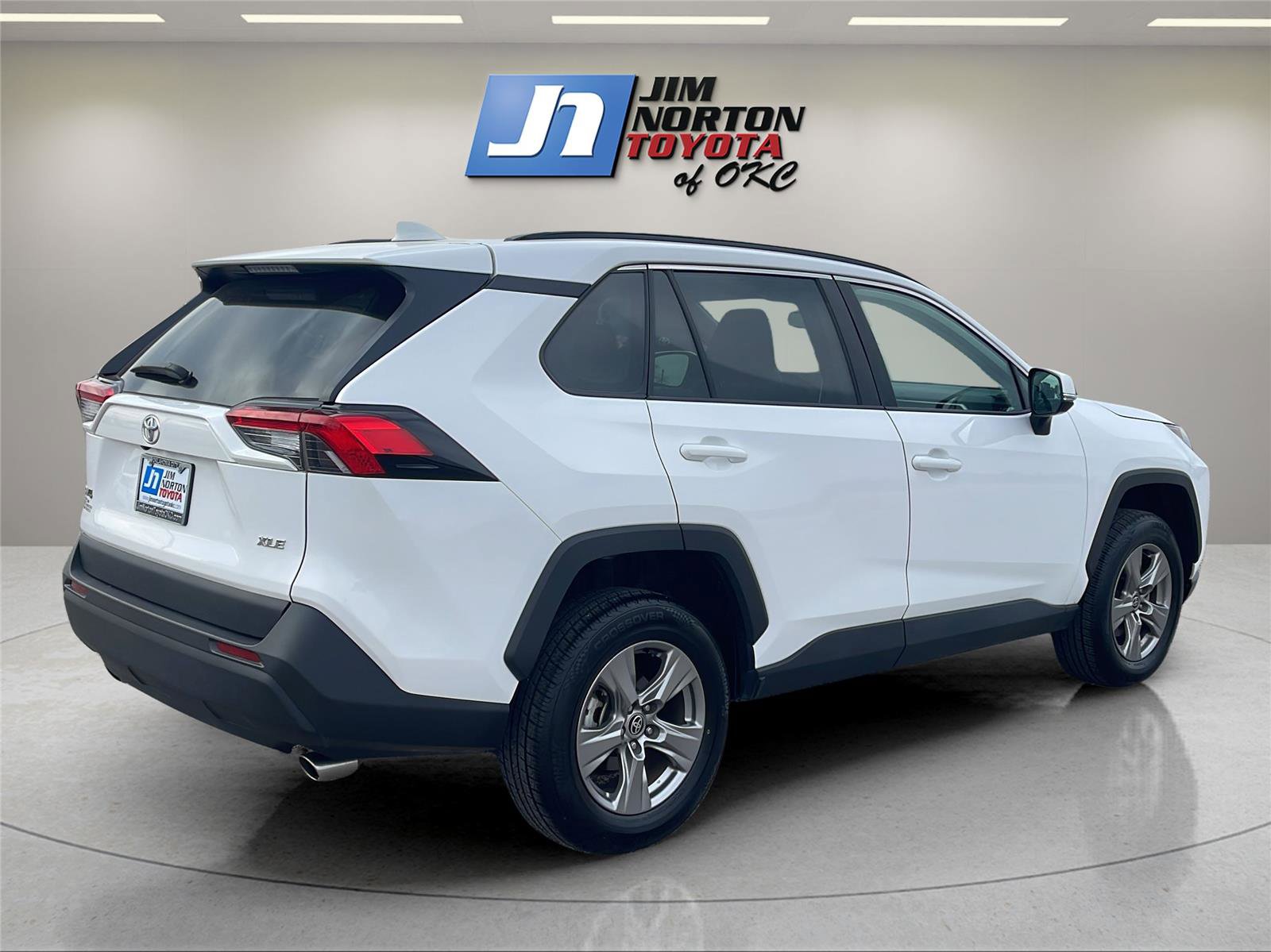 Used 2023 Toyota RAV4 XLE image 5