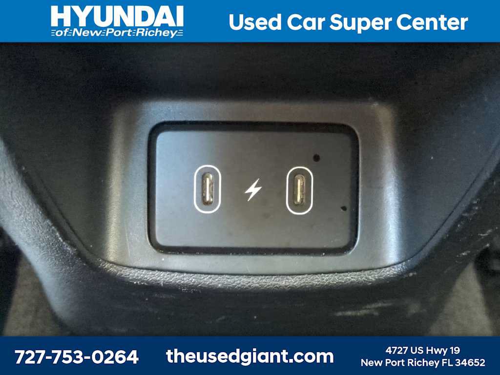 Used 2025 Hyundai Elantra SE FWD image 14