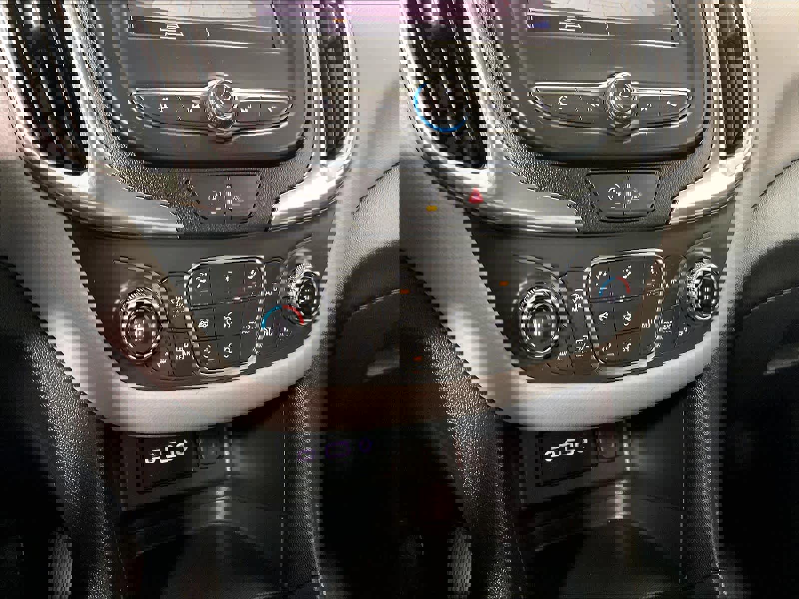 Used 2024 Chevrolet Equinox LT image 25