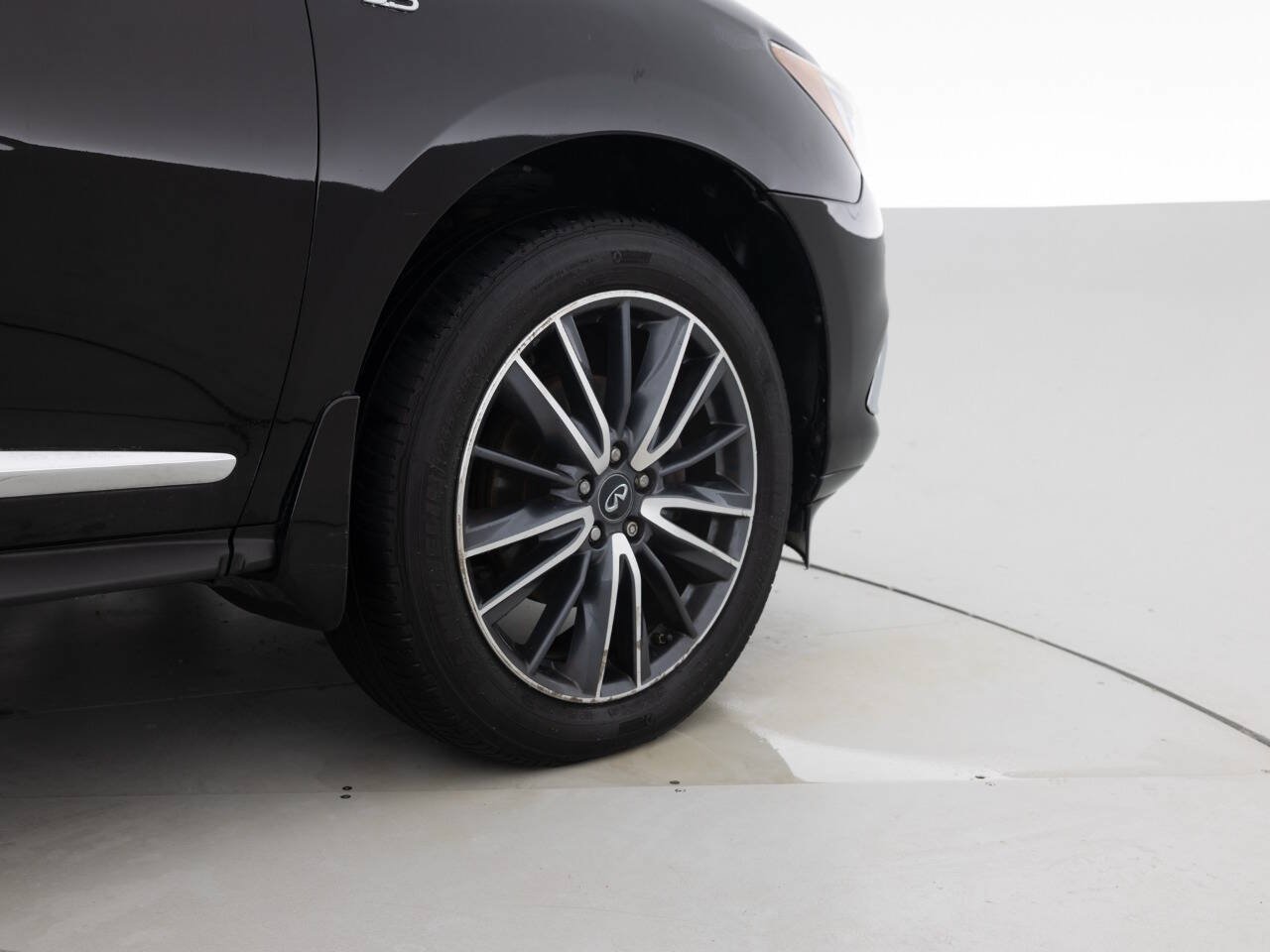 Used 2017 INFINITI QX60 Luxe w/ Deluxe Technology Package AWD/4WD image 18