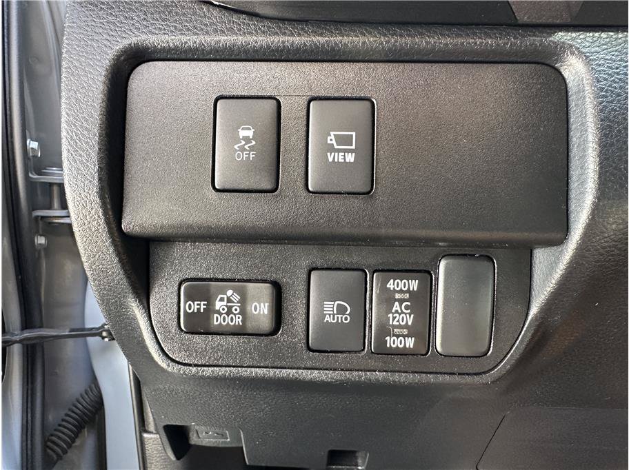 Used 2020 Toyota Tacoma TRD Sport w/ TRD Premium Sport Package AWD/4WD image 26
