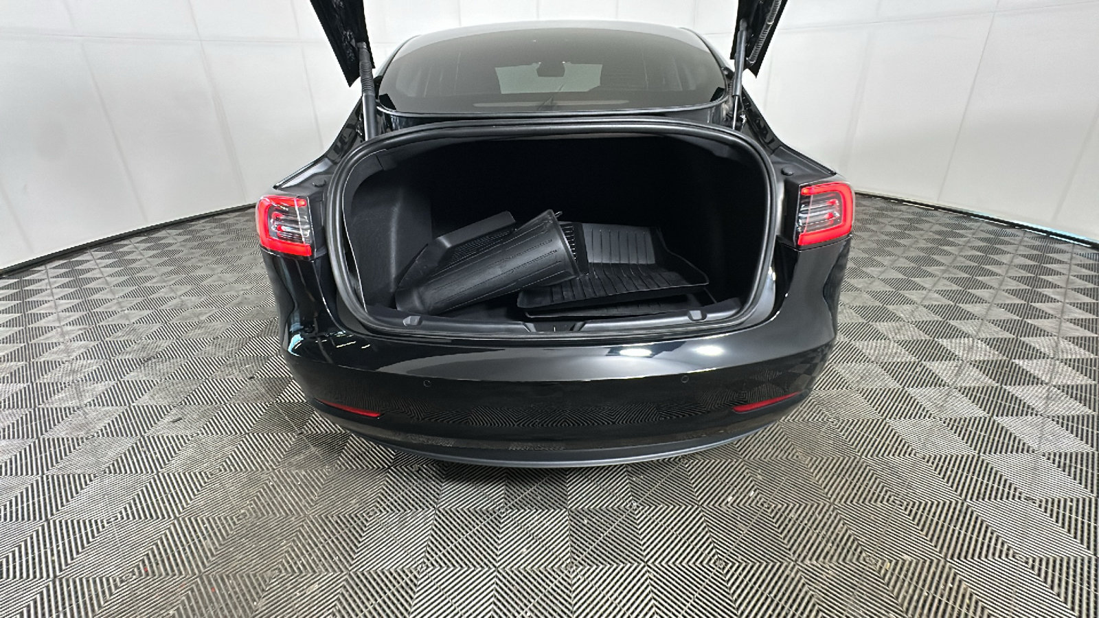 Used 2021 Tesla Model 3 Long Range AWD/4WD image 25