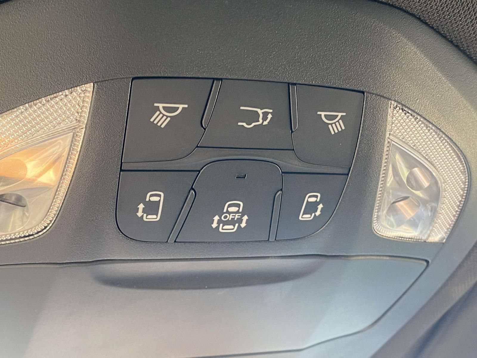 Used 2024 Chrysler Pacifica Limited FWD image 43