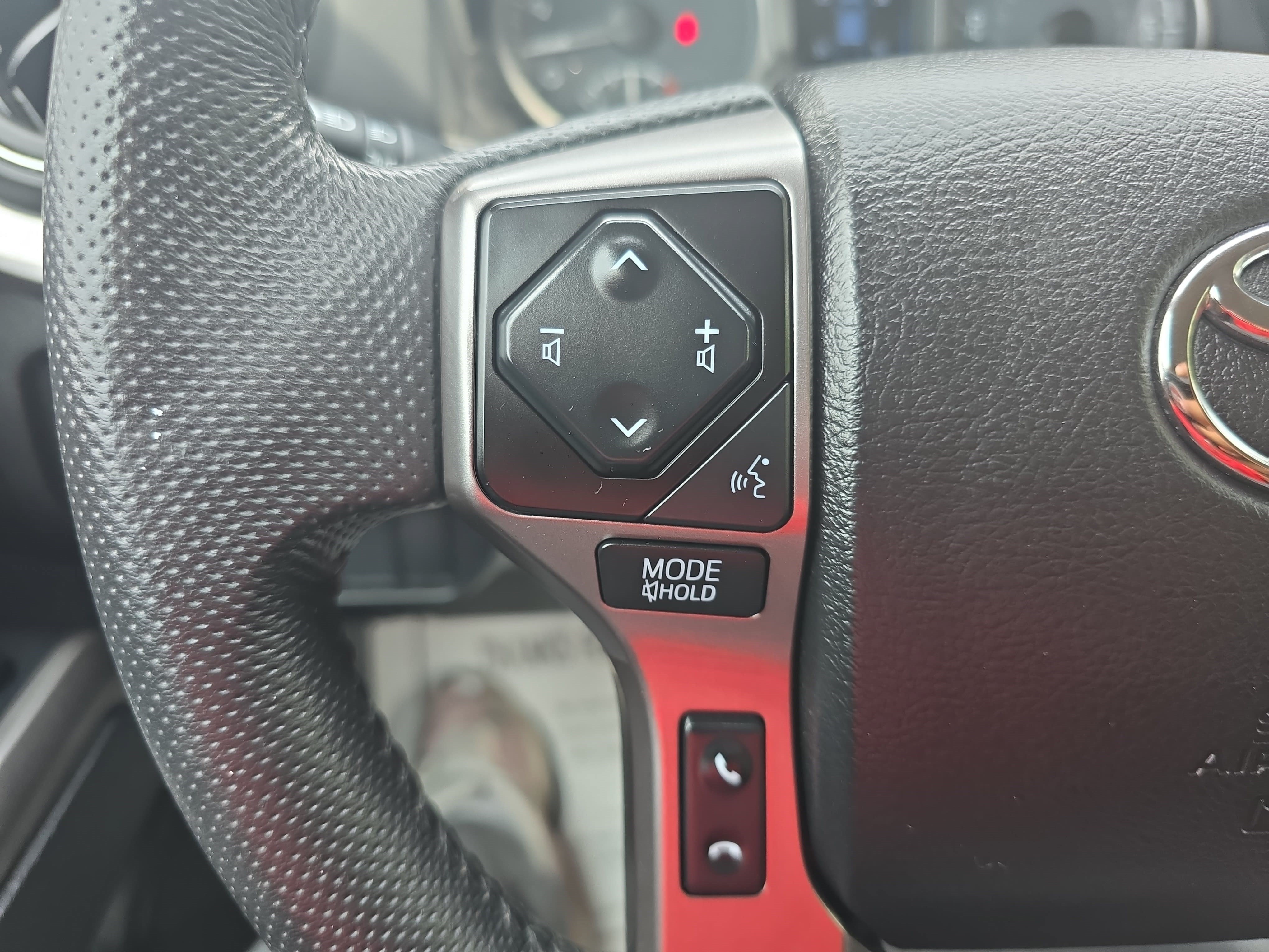 Used 2022 Toyota Tacoma SR5 RWD image 16