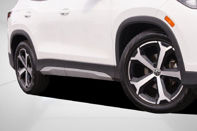 Used 2026 Volkswagen Tiguan SE FWD image 3