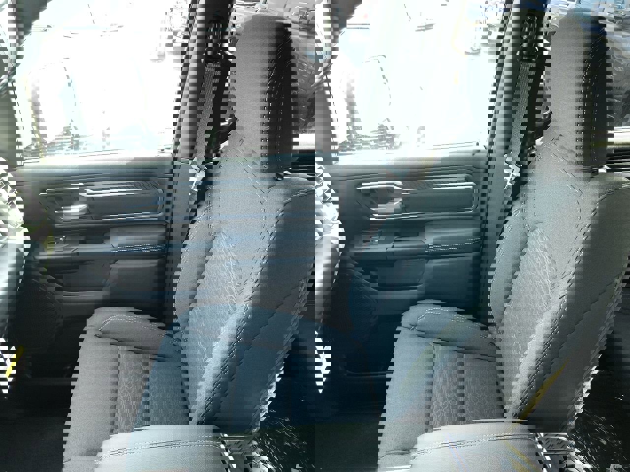 New 2026 RAM 1500 4x4 Crew Cab image 31