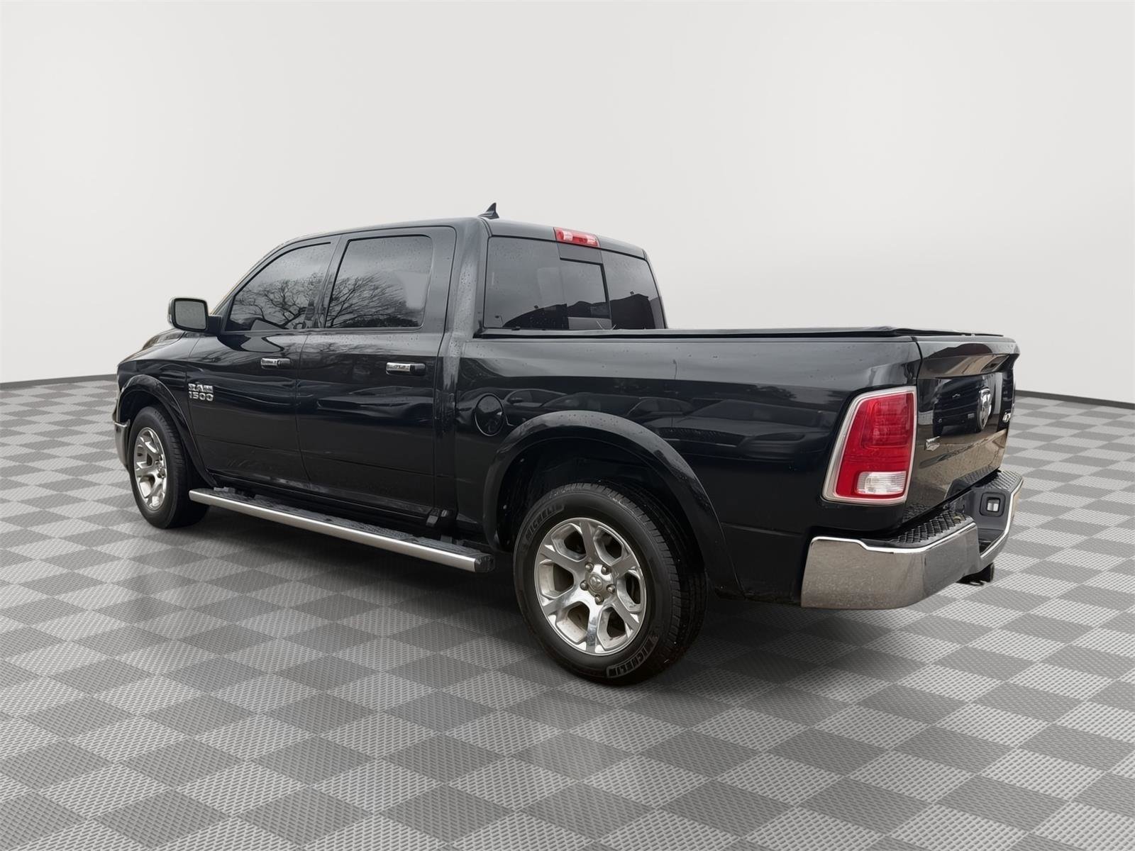 Used 2016 RAM 1500 Laramie w/ Convenience Group image 7