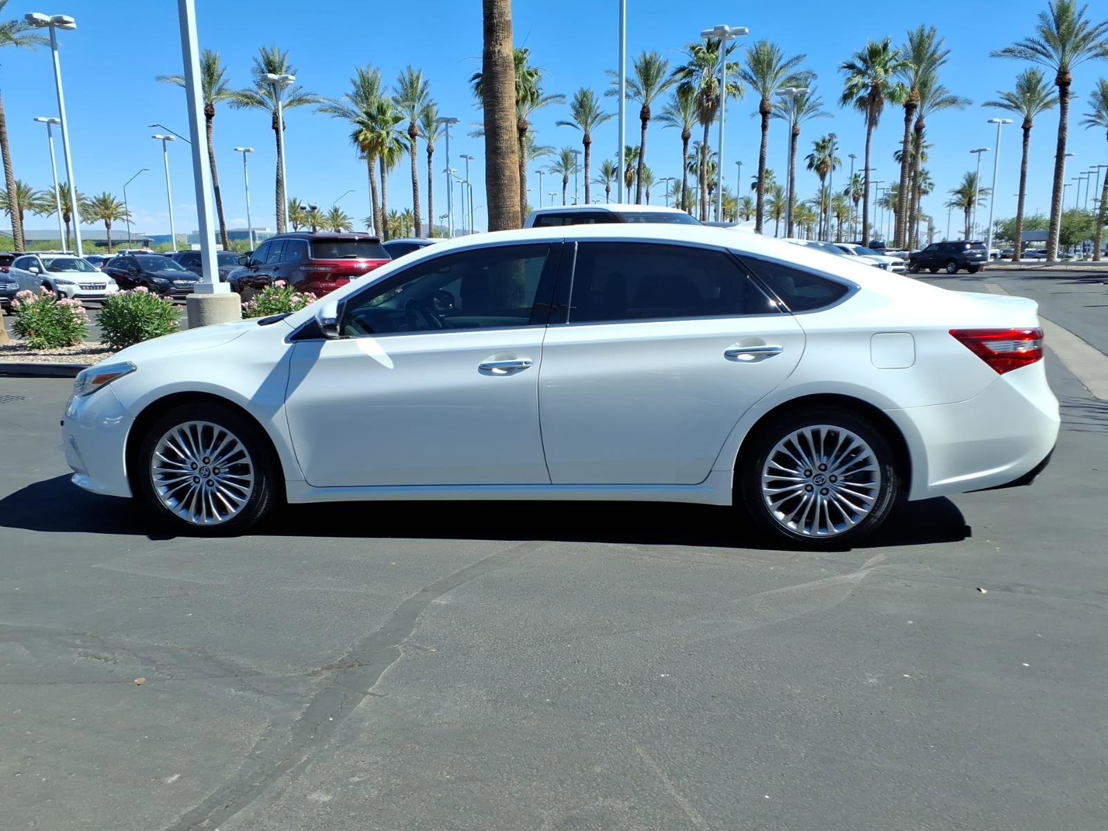 Used 2018 Toyota Avalon Limited w/ Carpet Mat Package FWD image 7