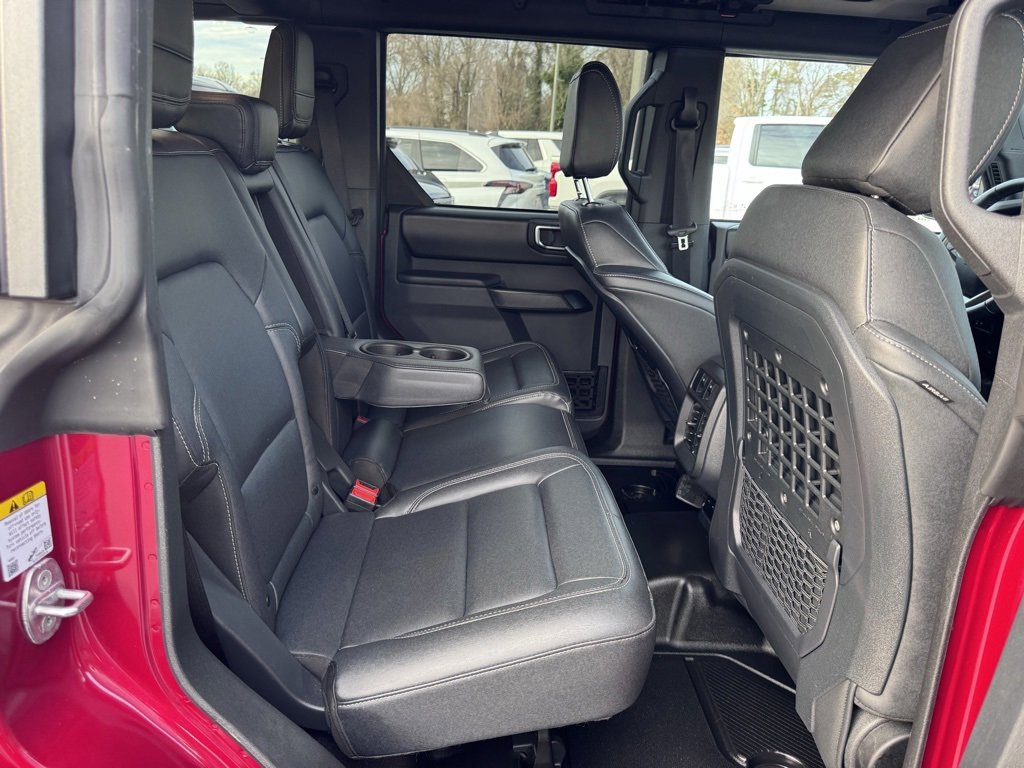 Used 2025 Ford Bronco Badlands image 29