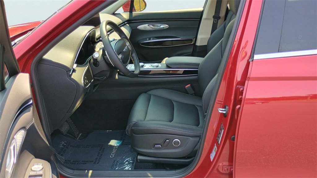 Used 2025 Genesis GV70 2.5T image 13