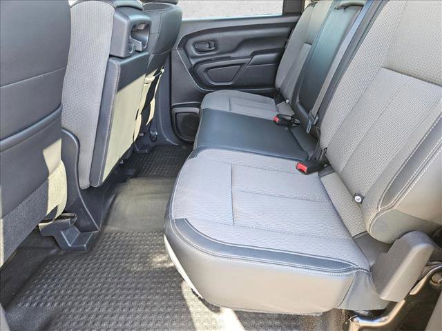 Used 2019 Nissan Titan S image 10