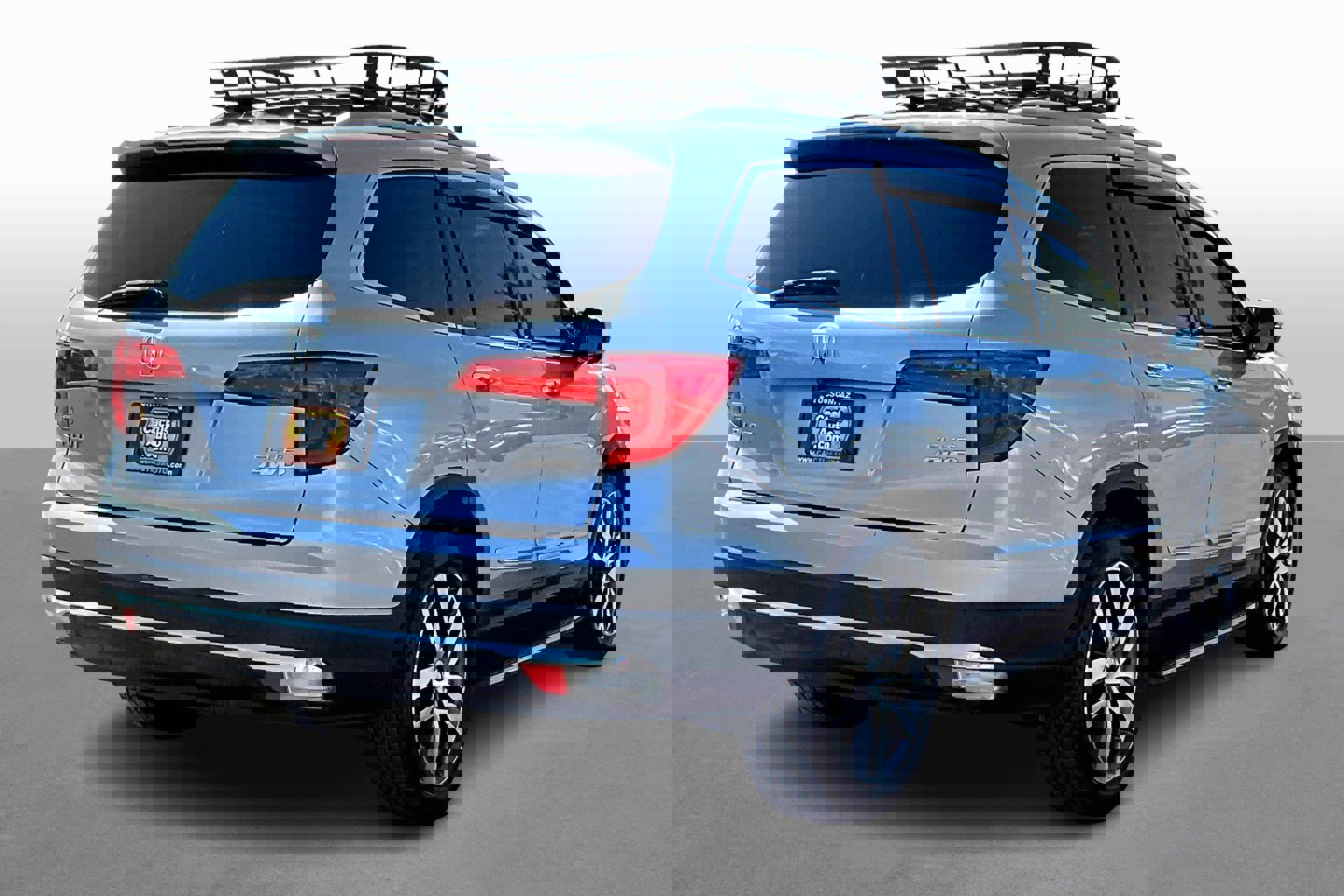 Used 2016 Honda Pilot Elite image 2