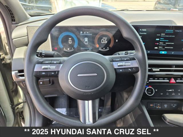 Used 2025 Hyundai Santa Cruz SEL FWD image 11