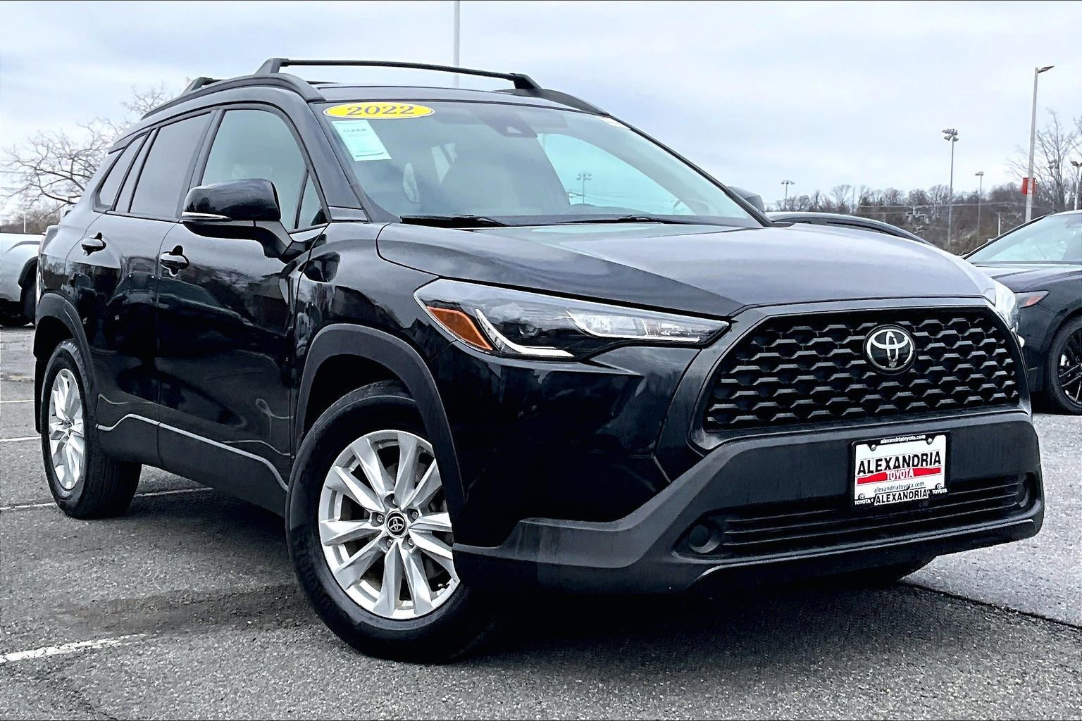 Used 2022 Toyota Corolla Cross LE w/ Moonroof Package image 2