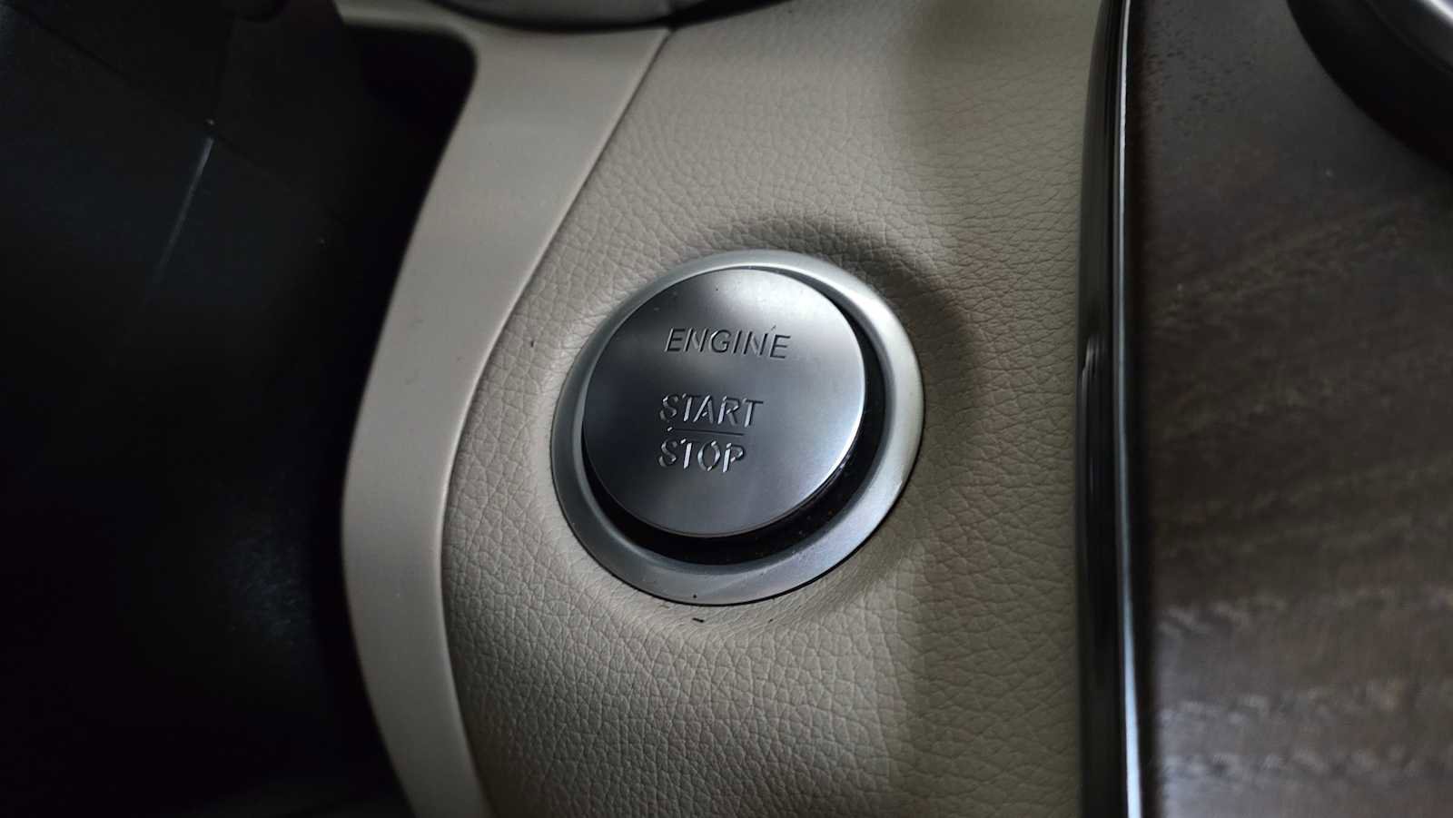 Used 2019 Mercedes-Benz GLC 300 4MATIC image 34