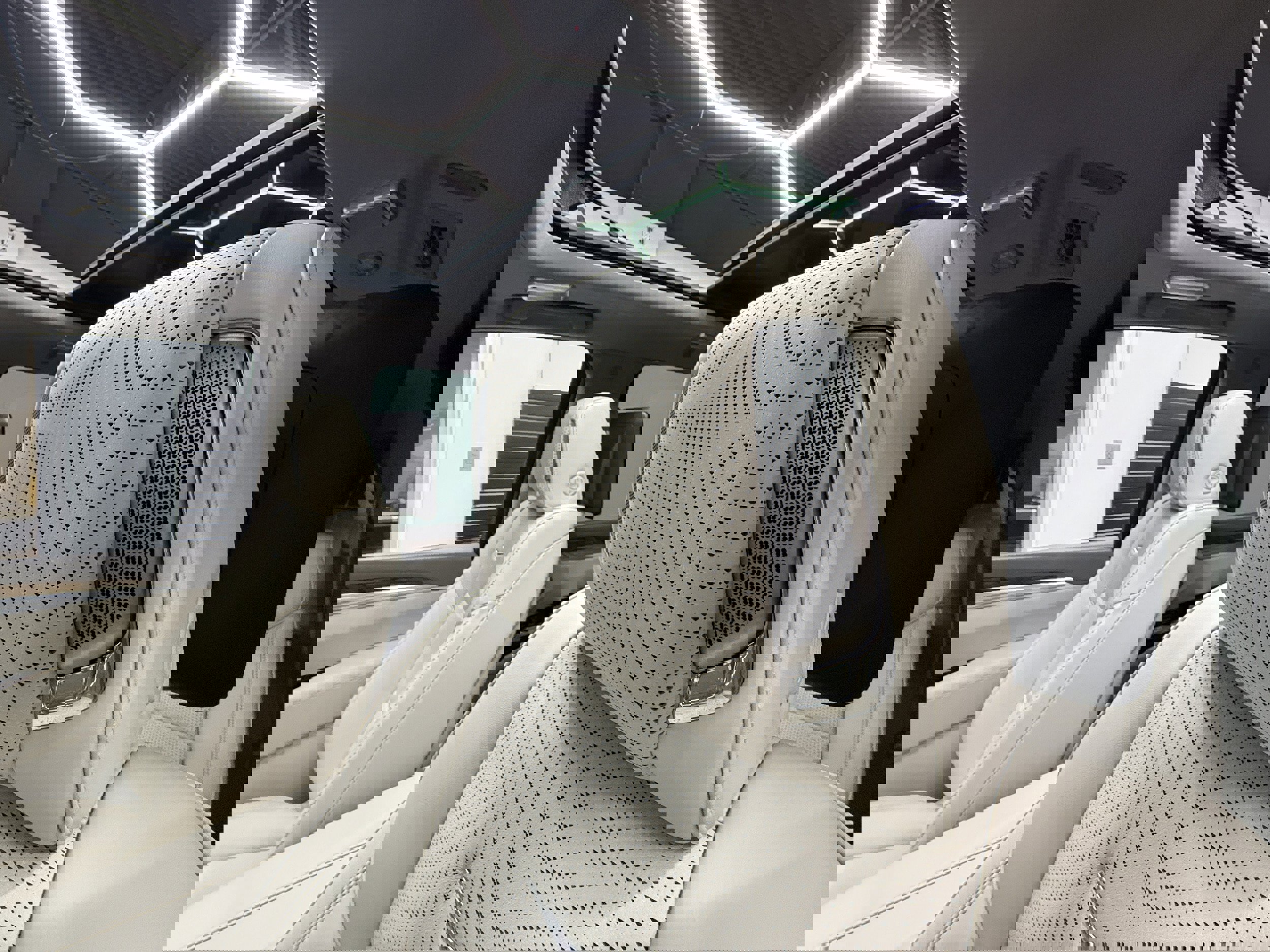 Used 2025 Cadillac Escalade ESV Sport Platinum image 16