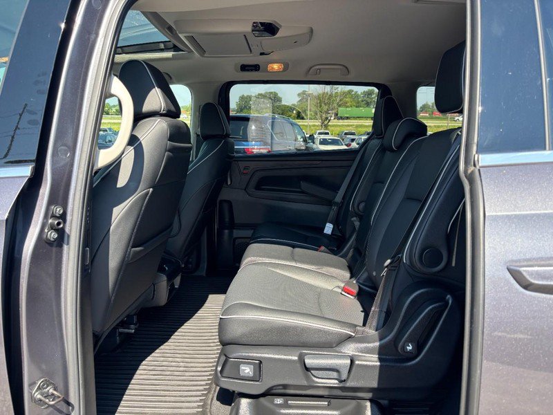 Used 2026 Honda Odyssey Elite image 11