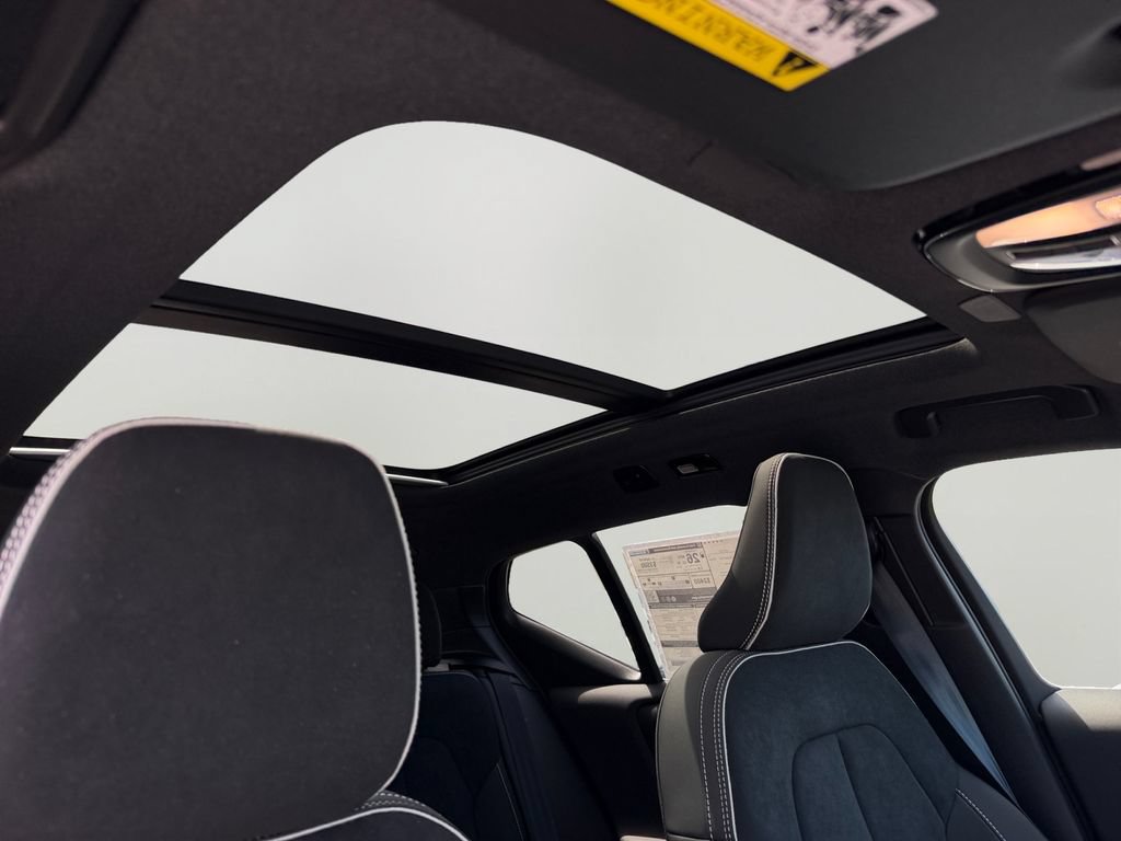 New 2026 Volvo XC40 B5 Ultra w/ Climate Package AWD/4WD image 5