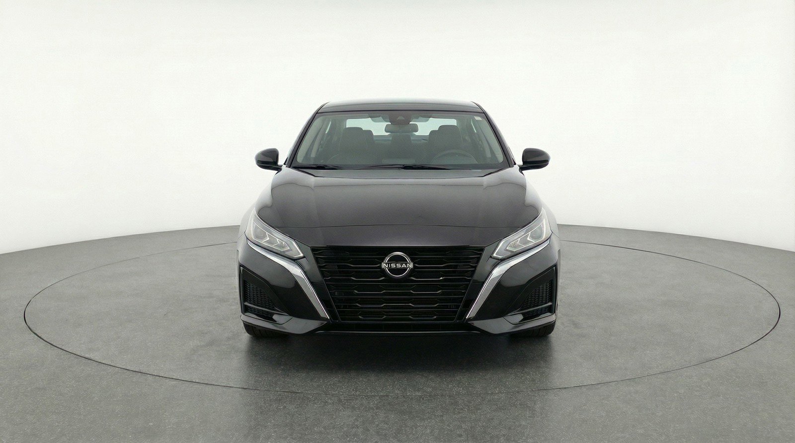 Used 2025 Nissan Altima 2.5 SV image 2