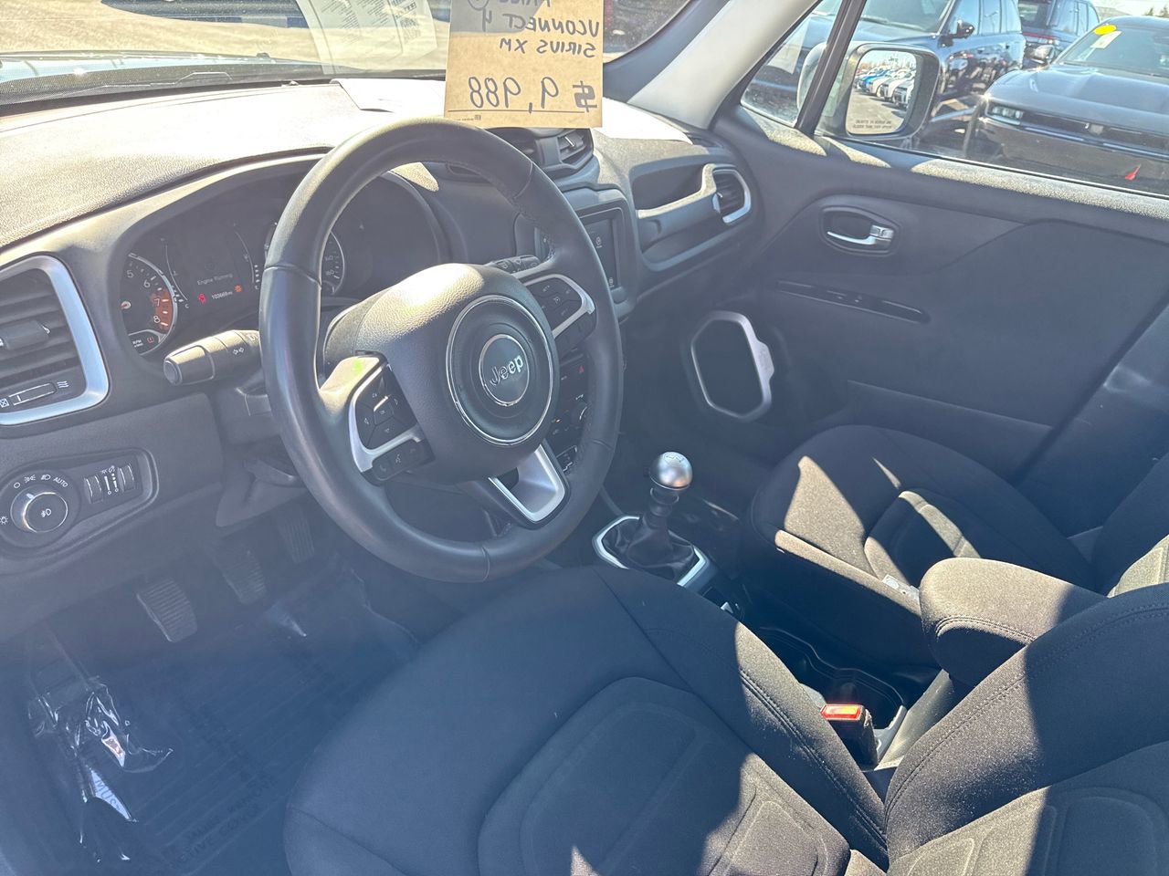 Used 2018 Jeep Renegade Latitude image 10