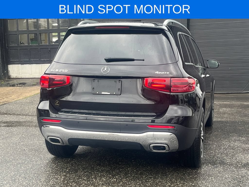Used 2025 Mercedes-Benz GLB 250 4MATIC image 10