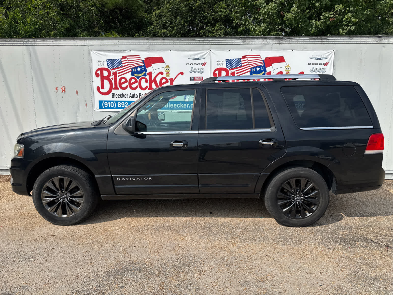 Used 2015 Lincoln Navigator 2WD image 7
