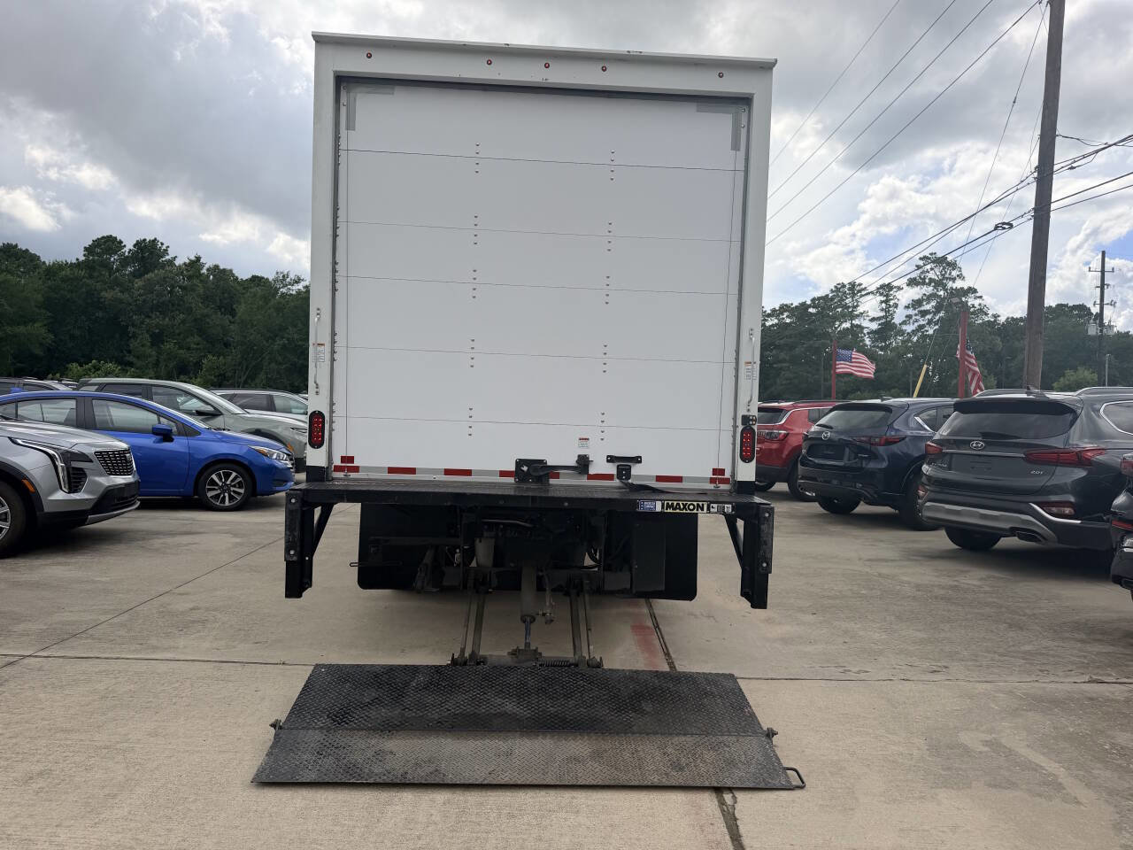 Used 2024 Isuzu NPR RWD image 23