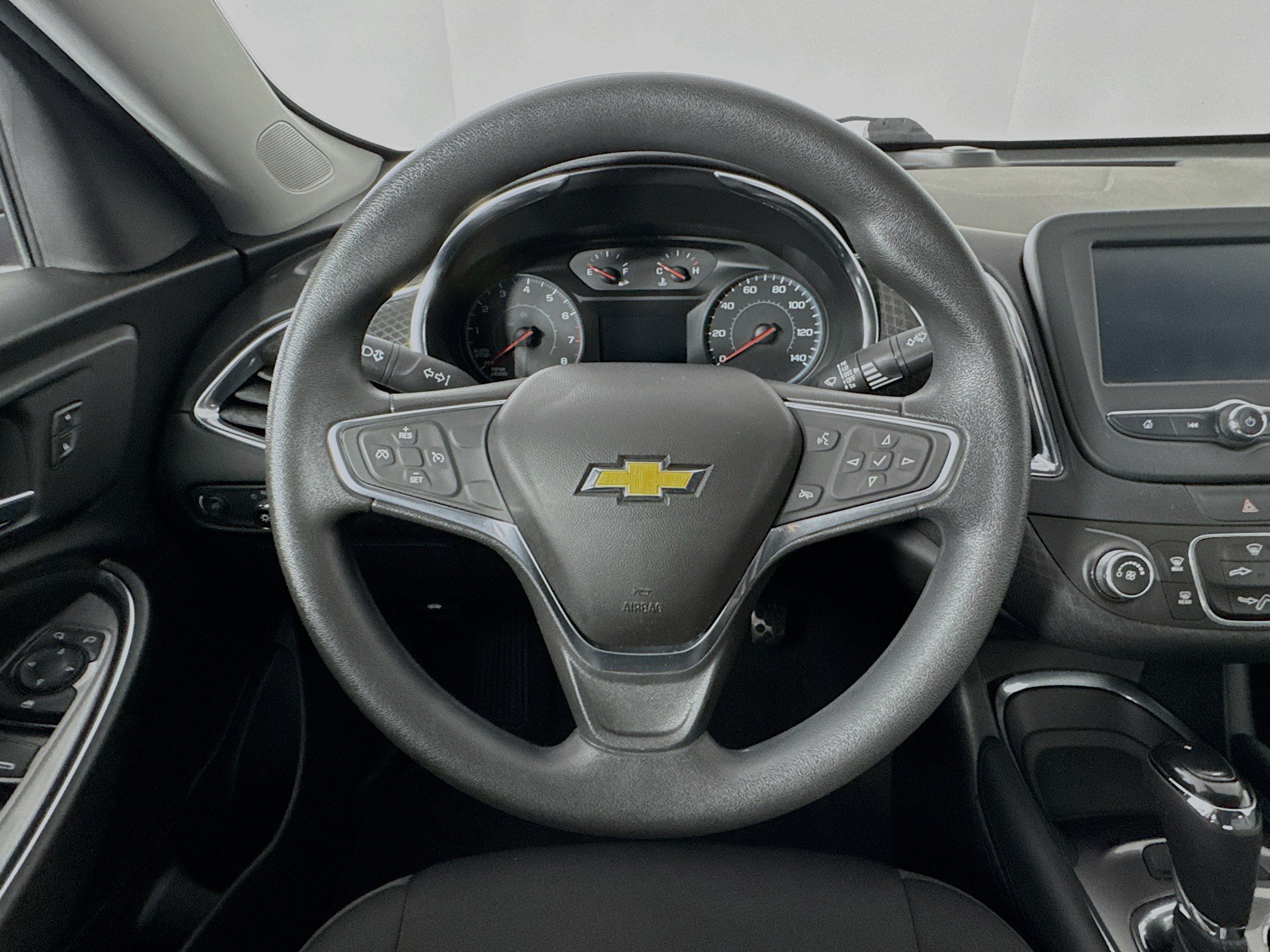 Used 2017 Chevrolet Malibu LT FWD image 11